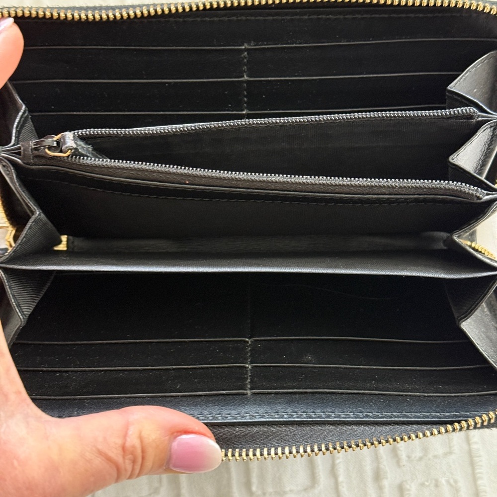 Gucci Zip Around Calf Skin Leather Wallet - Picture 3 of 7